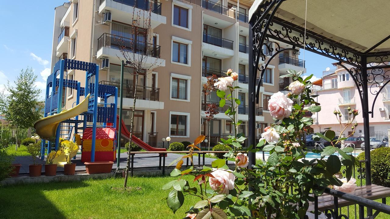Apartments In Rif 2 Ravda Exterior photo